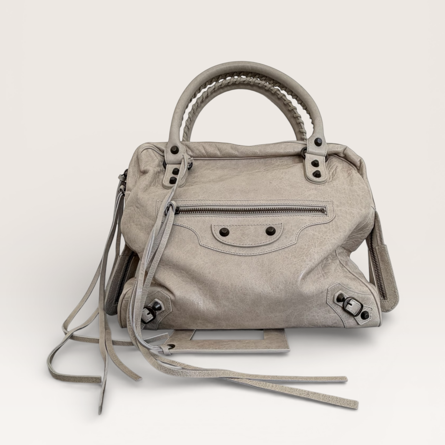 front view balenciaga slouchy bag