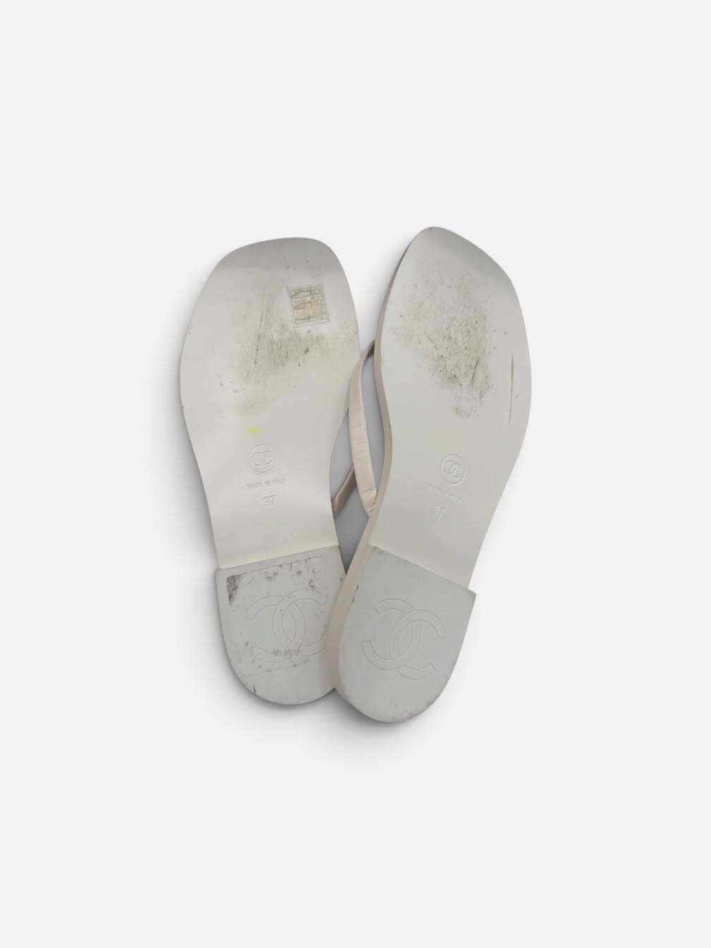 Chanel Pale Pink Leather CC Thong Sandals – Size 37