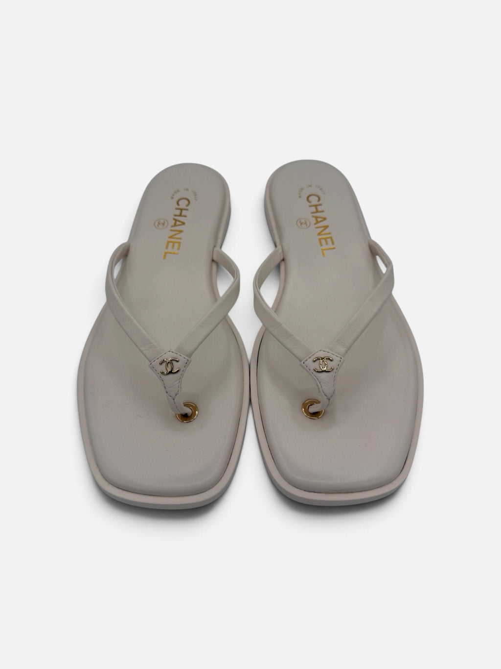 Chanel Pale Pink Leather CC Thong Sandals – Size 37
