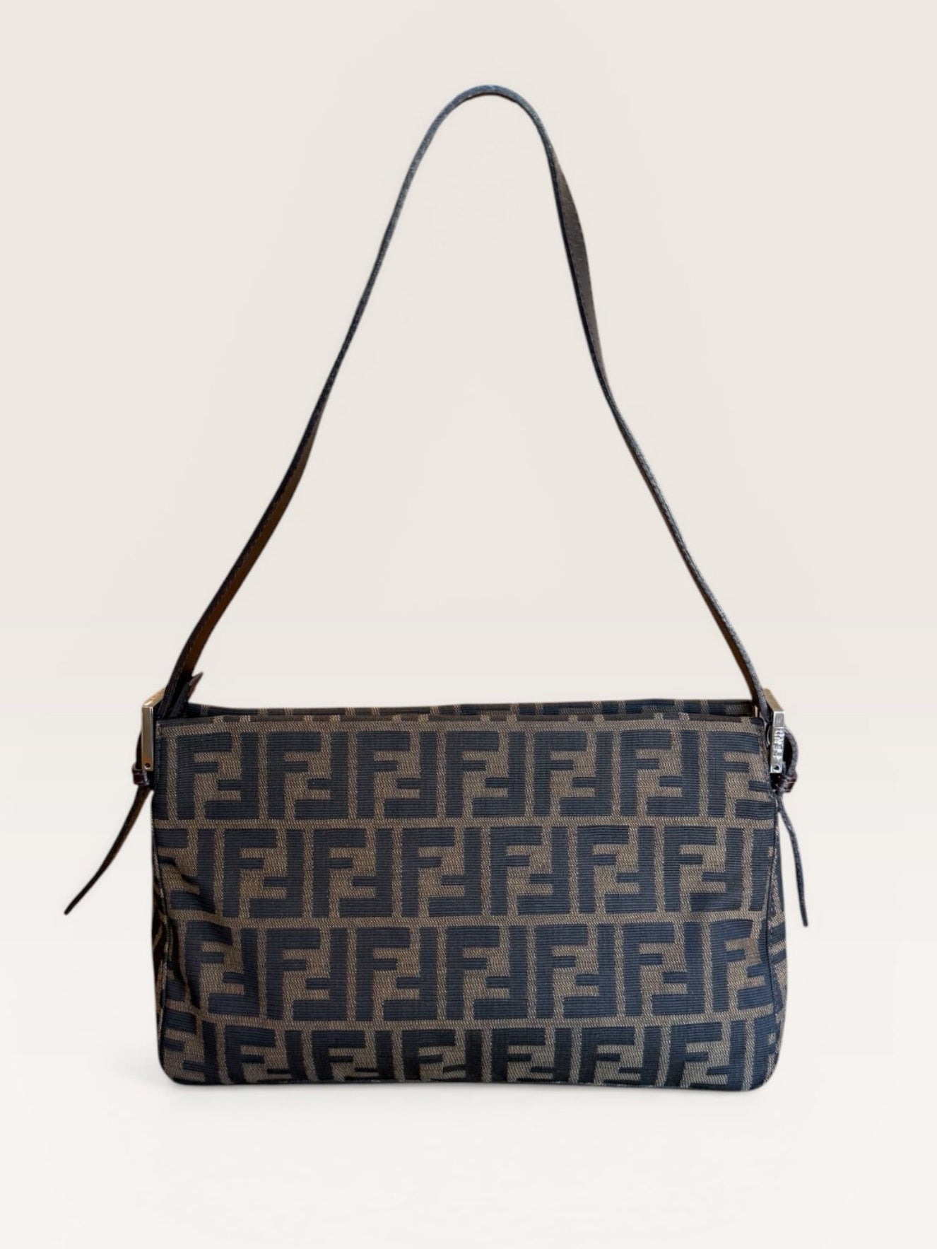Vintager Fendi baguette FF view of the back