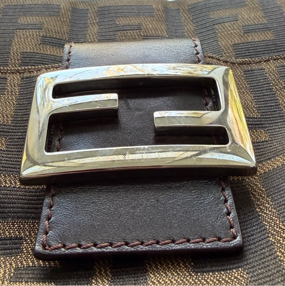 Vintage Fendi baguette FF view of FF buckle