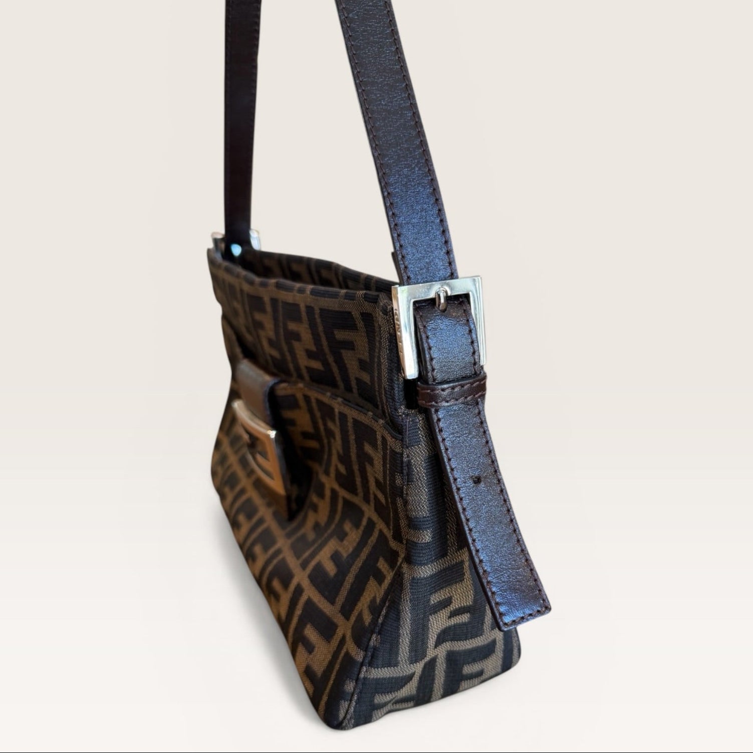 Vintage Fendi baguette FF side view